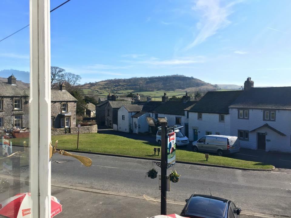 The Game Cock Inn Austwick 外观 照片